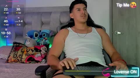 Snapshot of victor_vixen chatting on January 2025 03:22:01 PM victor online show from January 2025 03:22:01 PM