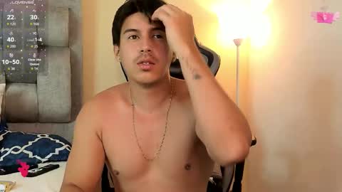Snapshot of victor_vixen chatting on October 2025 10:32:02 PM victor online show from October 2025 10:32:02 PM