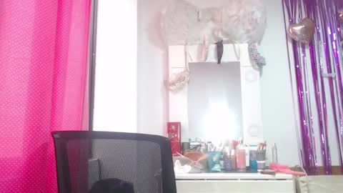 Hi guys   Im victoria  Be the one who can control me in PVT online show from February 2025 04:05:01 PM