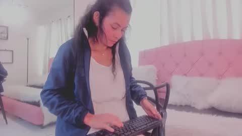 Snapshot of victoria__grey_ chatting on March 2026 03:40:01 PM Victoria grey online show from March 2026 03:40:01 PM