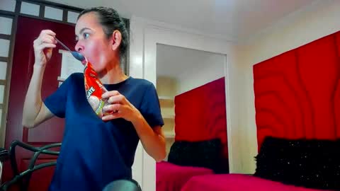Snapshot of victoria__grey_ chatting on May 2026 09:13:01 PM Victoria grey online show from May 2026 09:13:01 PM