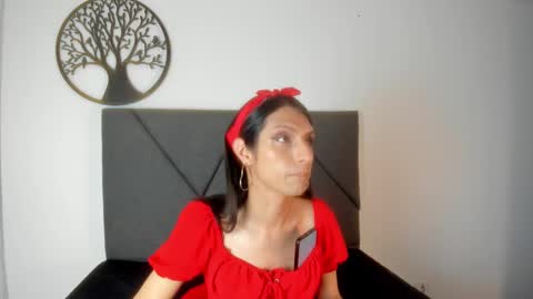 Victoria online show from November 2025 09:16:01 PM
