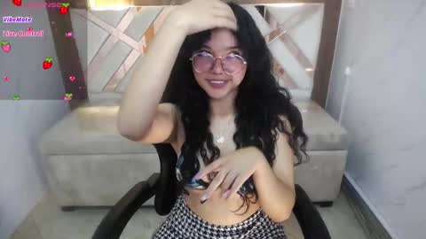 victoria_castillo_b online show from November 2025 03:15:01 AM