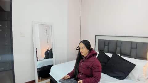 valentina online show from November 2025 09:24:01 AM