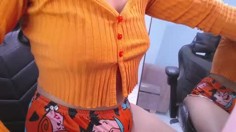 Snapshot of victoria_hernandez_t chatting on October 2025 12:46:01 PM Victoria online show from October 2025 12:46:01 PM