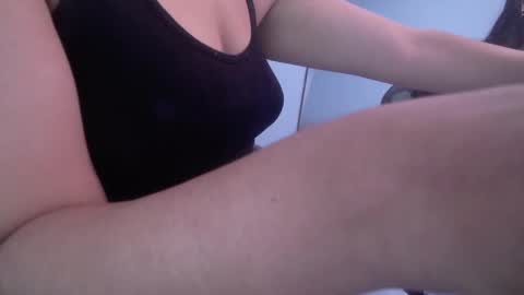 Snapshot of victoria_hernandez_t chatting on October 2025 01:00:02 PM Victoria online show from October 2025 01:00:02 PM
