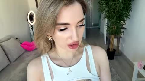 Snapshot of victoria_jess chatting on May 2026 11:15:01 AM Victoria online show from May 2026 11:15:01 AM