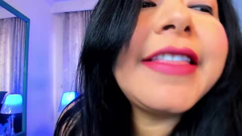 Snapshot of victoria_kim_lee chatting on June 2026 01:11:01 PM Victoria online show from June 2026 01:11:01 PM