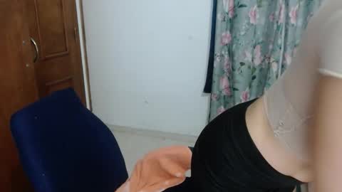 Snapshot of victoria_milf06 chatting on November 2025 03:27:02 AM victoria online show from November 2025 03:27:02 AM