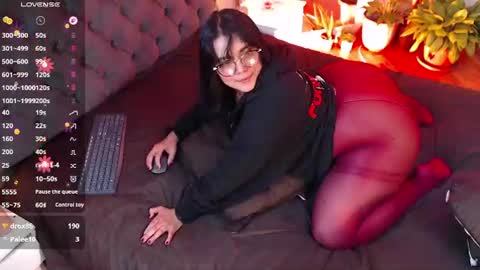 Snapshot of victoria_monteroo chatting on June 2026 12:53:02 AM Call me Vic online show from June 2026 12:53:02 AM