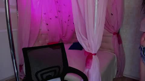 Victoria  online show from March 2026 03:43:02 AM