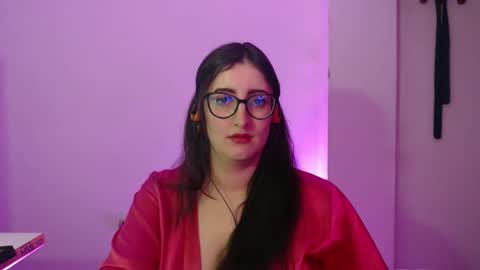 Victoria online show from December 2025 08:37:02 PM