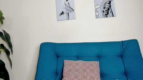 VICTORIA  online show from February 2026 01:11:01 PM