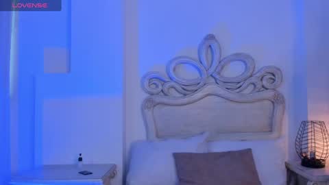 victoria  online show from December 2024 11:38:01 AM