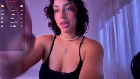 Snapshot of victoriaamelie chatting on February 2026 08:43:01 PM victoriaamelie online show from February 2026 08:43:01 PM