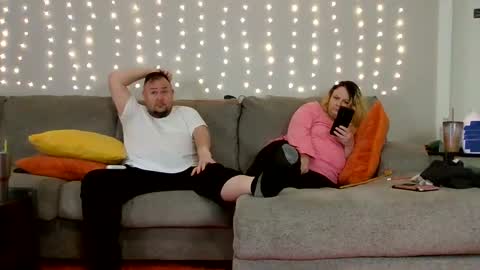 Snapshot of victoriaandjesse chatting on December 2024 03:14:02 AM Victoria and Jesse online show from December 2024 03:14:02 AM