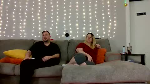 Snapshot of victoriaandjesse chatting on December 2024 05:16:01 AM Victoria and Jesse online show from December 2024 05:16:01 AM