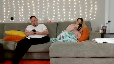 Snapshot of victoriaandjesse chatting on January 2025 04:41:01 PM Victoria and Jesse online show from January 2025 04:41:01 PM