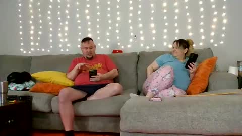 Snapshot of victoriaandjesse chatting on January 2025 03:22:01 AM Victoria and Jesse online show from January 2025 03:22:01 AM