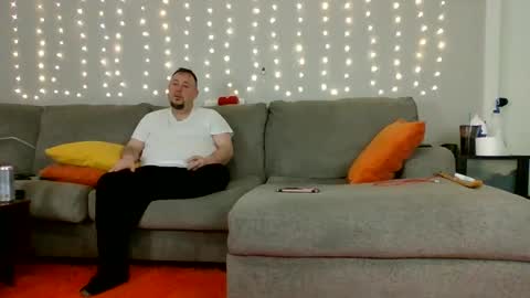 Snapshot of victoriaandjesse chatting on January 2025 06:02:01 AM Victoria and Jesse online show from January 2025 06:02:01 AM