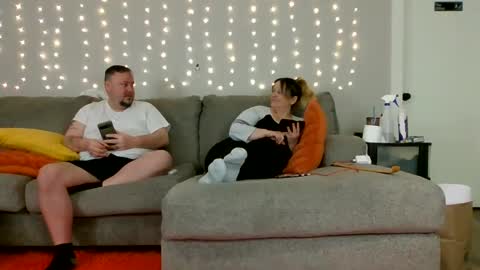 Snapshot of victoriaandjesse chatting on February 2025 06:43:01 AM Victoria and Jesse online show from February 2025 06:43:01 AM