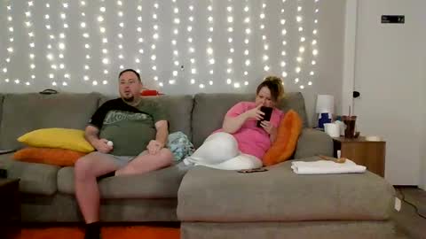 Snapshot of victoriaandjesse chatting on February 2025 09:56:01 AM Victoria and Jesse online show from February 2025 09:56:01 AM