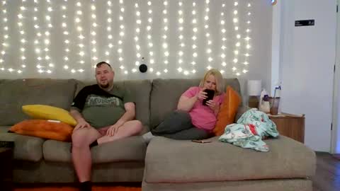 Snapshot of victoriaandjesse chatting on March 2025 05:16:02 PM Victoria and Jesse online show from March 2025 05:16:02 PM