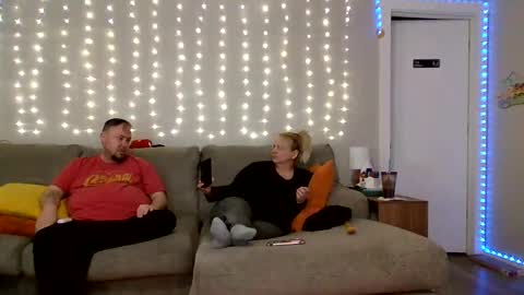 Snapshot of victoriaandjesse chatting on March 2025 03:34:01 AM Victoria and Jesse online show from March 2025 03:34:01 AM
