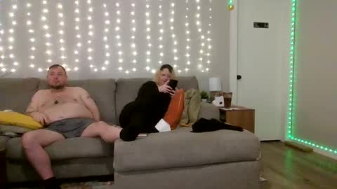 Snapshot of victoriaandjesse chatting on September 2025 02:33:01 AM Victoria and Jesse online show from September 2025 02:33:01 AM