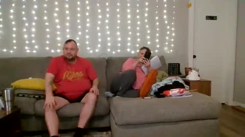 Snapshot of victoriaandjesse chatting on October 2025 08:01:01 AM Victoria and Jesse online show from October 2025 08:01:01 AM