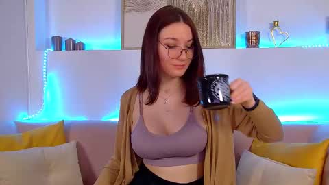 Victoria online show from March 2025 06:37:01 AM