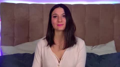 Victoria online show from November 2025 07:14:02 PM