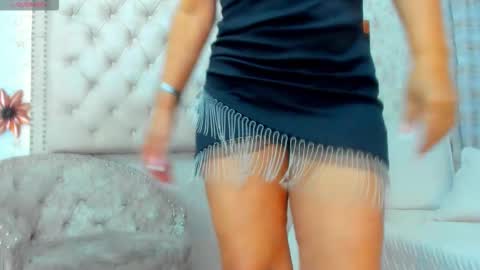 victoriaarousse online show from September 2025 12:15:01 AM