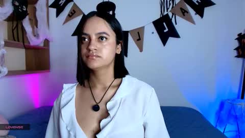 Victoria online show from October 2025 12:01:02 PM