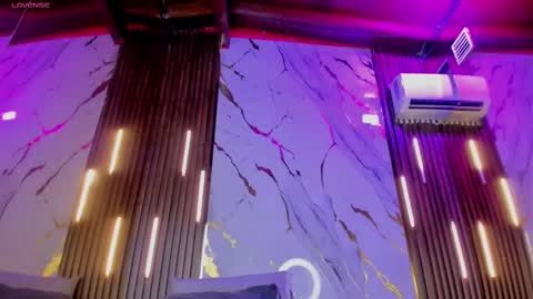 Victoria  online show from September 2025 08:09:01 PM