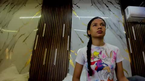 Victoria  online show from October 2025 07:47:01 PM