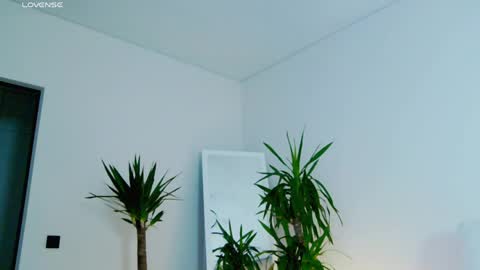 Miss V online show from April 2026 05:40:01 AM