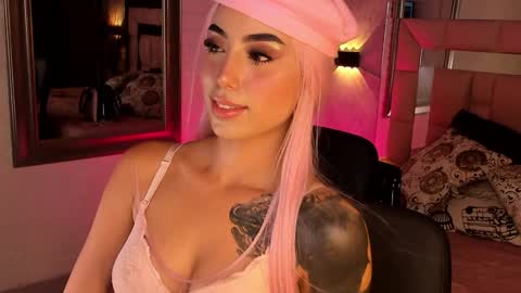 Snapshot of victoriagolden chatting on January 2025 11:24:01 PM VICTORIA online show from January 2025 11:24:01 PM