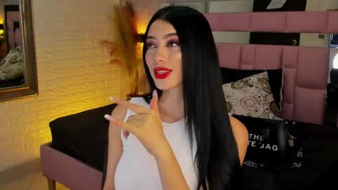 Snapshot of victoriagolden chatting on February 2025 02:29:02 AM VICTORIA online show from February 2025 02:29:02 AM
