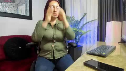Snapshot of victoriapaker chatting on June 2026 11:42:02 AM victoriapaker online show from June 2026 11:42:02 AM