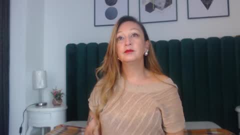 Snapshot of victoriaqueen_fg_ chatting on October 2025 12:35:01 PM victoriaqueen_fg_ online show from October 2025 12:35:01 PM