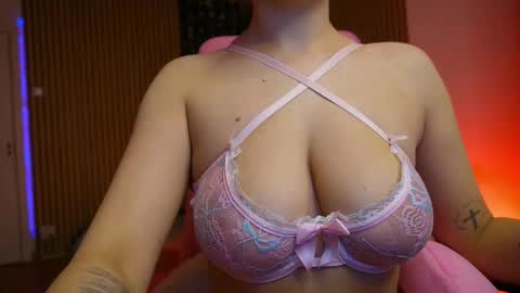 victoriarim online show from February 2026 06:24:01 AM