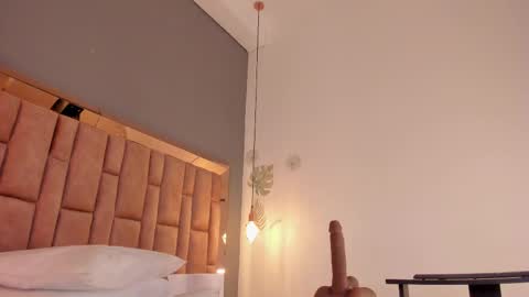 Victoria  online show from February 2025 06:00:02 PM