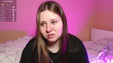 Snapshot of victoriassecrets_ chatting on March 2025 01:28:01 PM victoriassecrets_ online show from March 2025 01:28:01 PM