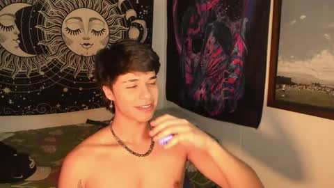 Snapshot of victorino_jhonson chatting on January 2025 04:29:01 AM Victorino Jhonson online show from January 2025 04:29:01 AM