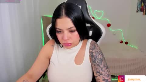 V  I C  T O R I A  online show from November 2025 06:40:01 PM