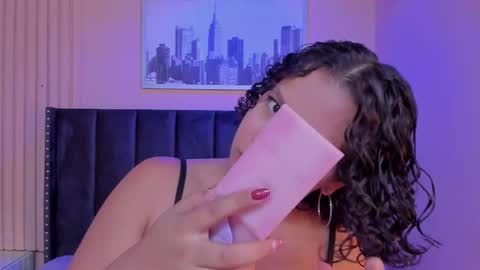 Viiolett online show from January 2025 08:21:02 PM