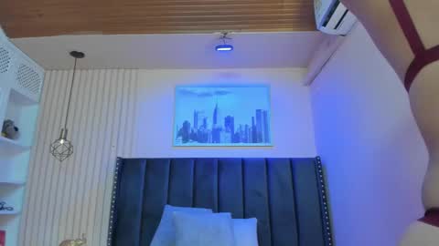 Viiolett online show from January 2025 08:01:02 PM