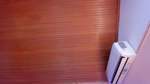 Viiolett online show from February 2025 02:50:01 AM