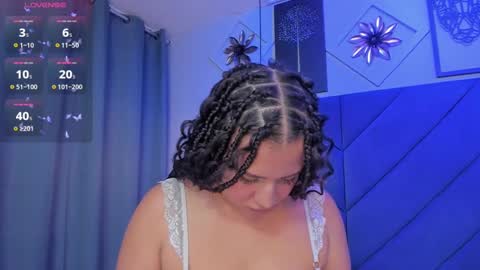 Viiolett online show from February 2025 07:17:02 PM